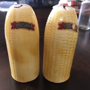 Vintage Fort Smith corn cob salt and pepper set